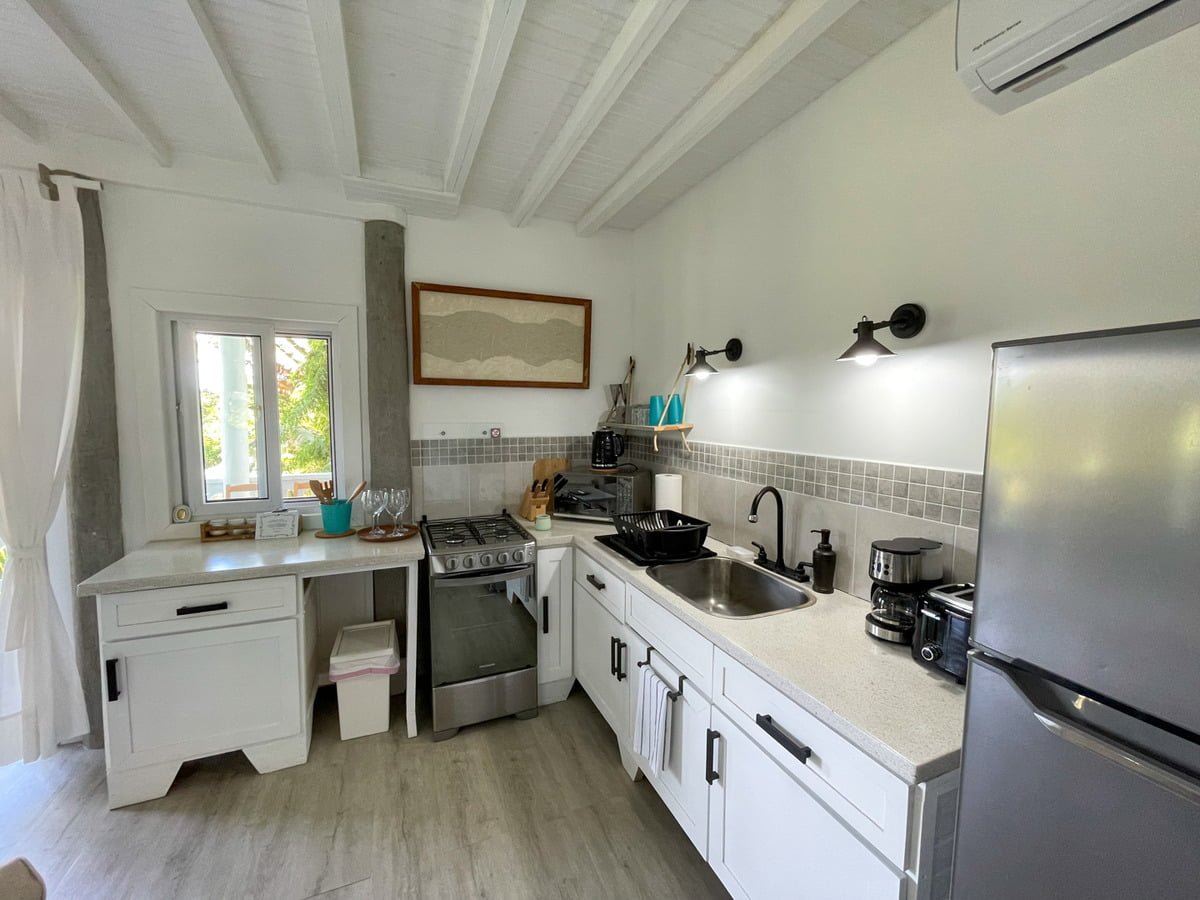 Encanto del Mar apartment kitchen