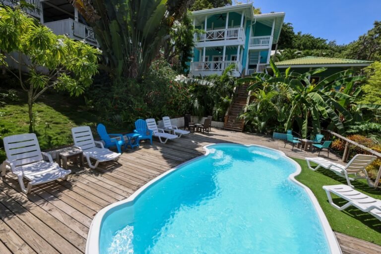 Encanto del Mar apartment pool